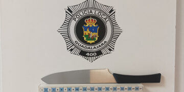 Detenido en Guadalajara un hombre agresivo con un cuchillo de grandes dimensiones