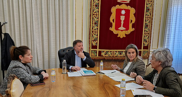 Dolz aborda con la nueva delegada del Gobierno en CLM, Milagros Tolón, los proyectos en marcha en Cuenca