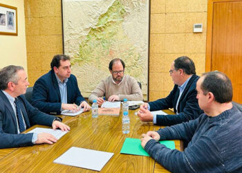 Doménech afirma que “seguiremos luchando por la reapertura de nuestro tren” e insiste en que el Gobierno de España “destine a Cuenca su parte de los 24.200 millones de euros para el ferrocarril” Doménech afirma que “seguiremos luchando por la reapertura de nuestro tren” e insiste en que el Gobierno de España “destine a Cuenca su parte de los 24.200 millones de euros para el ferrocarril”