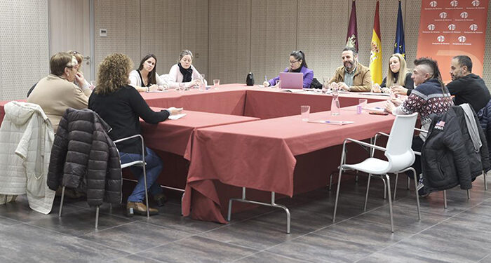 El alcalde de Azuqueca se reúne con la dirección de todos colegios públicos para abordar los proyectos educativos de la ciudad