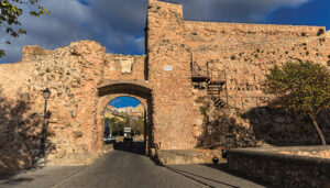 El Ayuntamiento de Cuenca aprueba el proyecto técnico para la mejora de la accesibilidad peatonal en el Arco de Bezudo