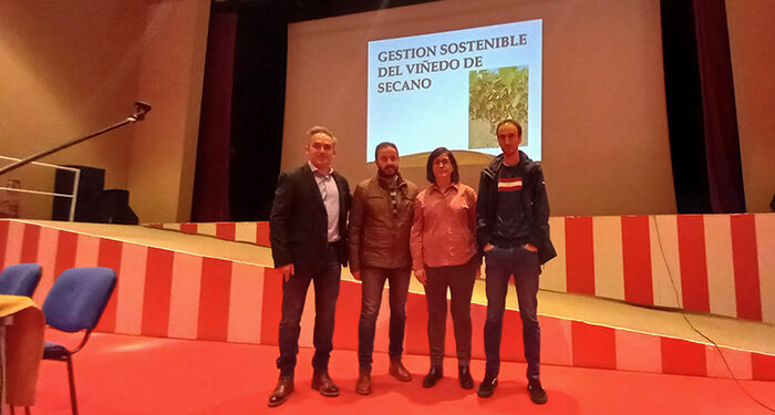 El Gobierno regional apoya la gestión sostenible del viñedo de secano en vaso en la provincia de Cuenca 1 El Gobierno regional apoya la gestión sostenible del viñedo de secano en vaso en la provincia de Cuenca