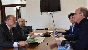 El Gobierno regional se interesa por el trabajo de ‘Proyecto Arraigo’ para atraer nuevos pobladores a municipios afectados por la despoblación