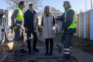 El Plan Integral de barrios llega a Aguas Vivas con limpieza, reparaciones de aceras y eliminación de grafitis