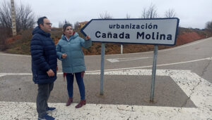 El PP denuncia la falta de señalización correcta en la rotonda de Arcas, recién inaugurada