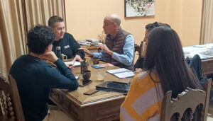 El proyecto Arraigo se reúne con cuatro pueblos de la provincia de Cuenca para conocer las necesidades y realizar propuestas