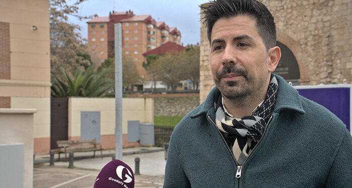 El PSOE cree que Guarinos ha sentenciado la temporada de terrazas a los hosteleros de Prim y San Esteban con unas obras ejecutadas mal y tarde