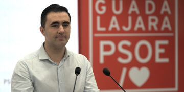 El PSOE denuncia que el plan de limpieza de Guarinos “es un engaño y ha dejado abandonados en estos dos meses a más del 70% de los barrios de la ciudad”
