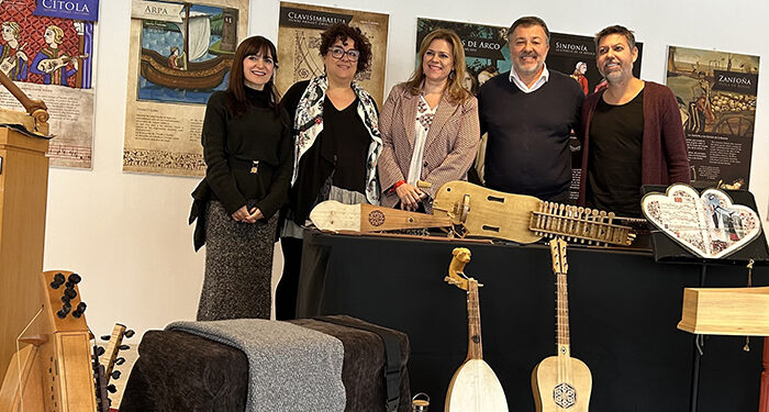 El Teatro Auditorio ‘José Luis Perales’ acoge hasta el sábado 20 de enero la exposición ‘Las Edades de la Música’