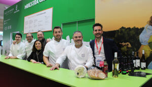 Gran muestra gastronómica de Guadalajara de manos de la Federación de Turismo y Hostelería en el stand de Castilla-La Mancha en FITUR