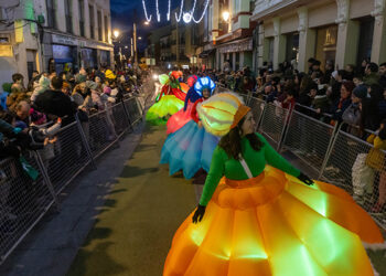 Guadalajara se vuelca con la llegada de los Reyes Magos en una  espectacular cabalgata de color y fantasía
