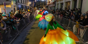 Guadalajara se vuelca con la llegada de los Reyes Magos en una  espectacular cabalgata de color y fantasía