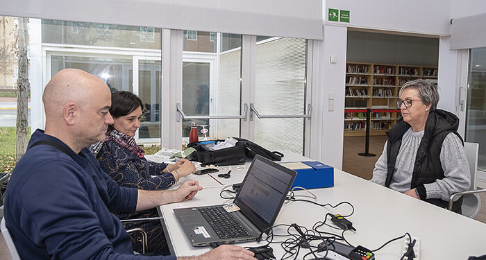 Un total de 550 personas han podido renovar su DNI en la oficina móvil instalada Azuqueca 1 Un total de 550 personas han podido renovar su DNI en la oficina móvil instalada Azuqueca