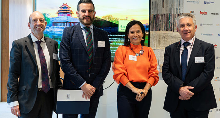 Invierte en Cuenca conversa con representantes de MIPIM para ubicar el suelo industrial de Cuenca en este evento 1 Invierte en Cuenca conversa con representantes de MIPIM para ubicar el suelo industrial de Cuenca en este evento