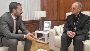 José Luis Escudero mantiene un encuentro con el nuevo obispo de la Diócesis de Sigüenza-Guadalajara, Julián Ruiz Martorell