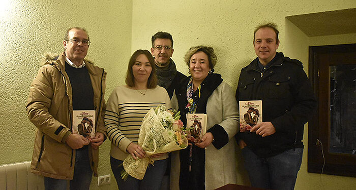 La escritora Sonia Manjavacas presenta en El Pedernoso, su primera novela, “La Flor de mi Destino” 1 La escritora Sonia Manjavacas presenta en El Pedernoso, su primera novela, “La Flor de mi Destino”