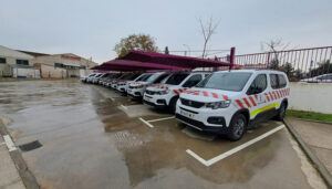 La Junta adquiere 20 nuevas furgonetas destinadas a los equipos de conservación de la red regional de carreteras