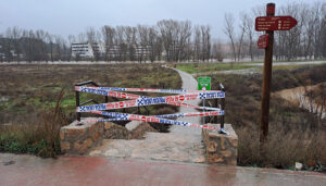 La Policía Local de Cuenca cierra los accesos al río Júcar