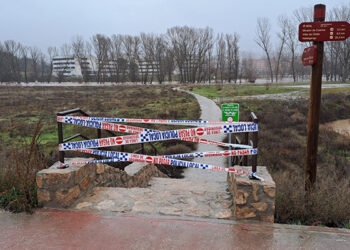 La Policía Local de Cuenca cierra los accesos al río Júcar La Policía Local de Cuenca cierra los accesos al río Júcar