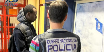 La Policía Nacional de Guadalajara recupera parte del dinero de un ciudadano que quedó en el cajero automático tras una operación fallida