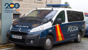 La Policía Nacional recupera en la N-II un camión que había sido robado en Guadalajara