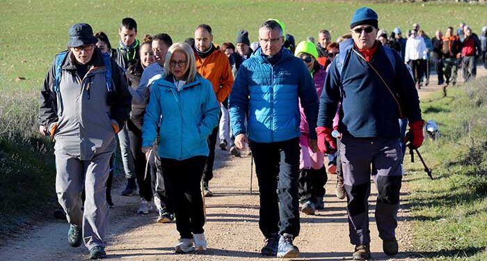 La VIII Marcha Solidaria, con presentación de nueva ruta senderista, pone fin a la Navidad en Fuentenovilla 1 La VIII Marcha Solidaria, con presentación de nueva ruta senderista, pone fin a la Navidad en Fuentenovilla