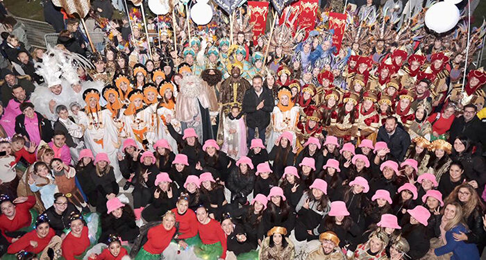 Lleno en las calles de Azuqueca para ver la Cabalgata de los Reyes Magos