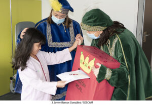 Los pajes reales visitan el Hospital Universitario de Guadalajara