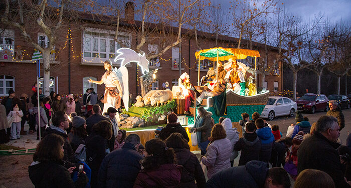 Los Reyes Magos despiden una divertida y participativa Navidad en Trillo