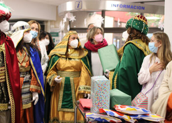 Melchor, Gaspar y Baltasar visitan diferentes centros sociosanitarios de Guadalajara y el Hospital en el Día de Reyes