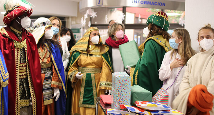 Melchor, Gaspar y Baltasar visitan diferentes centros sociosanitarios de Guadalajara y el Hospital en el Día de Reyes