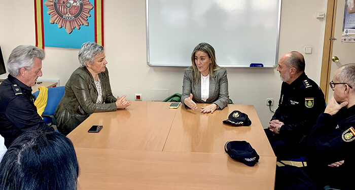 Milagros Tolón visita la Comisaría de Policía y la Comandancia de la Guardia Civil en Cuenca