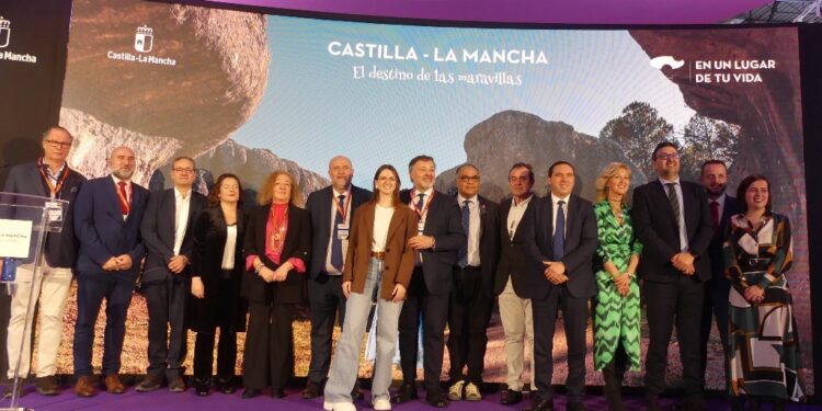 CEOE-Cepyme Cuenca y la Agrupación de Hostelería apoyan en FITUR el sector turístico de Cuenca