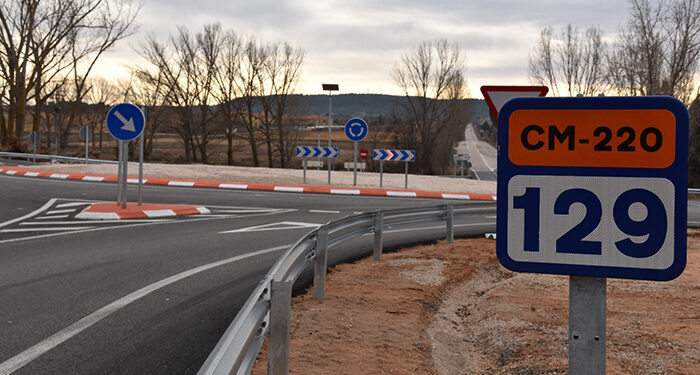 El alcalde de Arcas afirma que la nueva rotonda mejora la seguridad vial y permite ampliar las conexiones a través del Astra 1 Rotonda Arcas