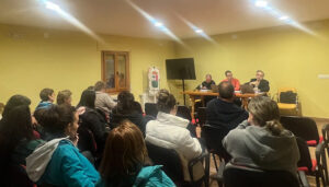 Unas veinte personas conocen las ayudas de la junta para empresas en la jornada realizada por AMEP en Las Majadas