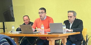Unas veinte personas conocen las ayudas de la junta para empresas en la jornada realizada por AMEP en Las Majadas