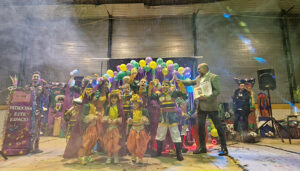 El desfile de Carnaval inunda las calles de Cuenca de colores, alegría y baile superando el millar de participantes 3 1º Grupo