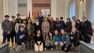 Alumnos EEUU visitan Ayuntamiento