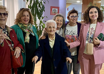 Araceli Hidalgo, la primera persona vacunada de COVID19 en España, cumple 100 años
