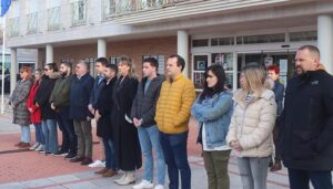 Cabanillas recuerda con un minuto de silencio a las víctimas del incendio de Valencia
