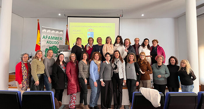 Con las mujeres emprendedoras de Castilla-La Mancha 1 Con las mujeres emprendedoras de Castilla la Mancha