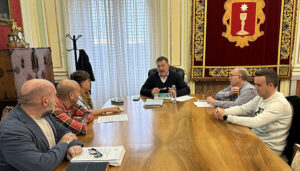 Dolz recibe a la nueva Directiva de la Asociación de Vecinos de Fuente del Oro