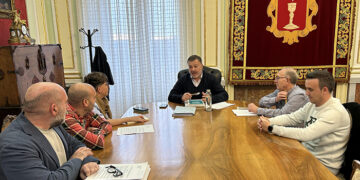 Dolz recibe a la nueva Directiva de la Asociación de Vecinos de Fuente del Oro