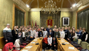 Dolz recibe a los jóvenes del CEIP Isaac Albéniz que han culminado un Encuentro Europeo junto a alumnado de Eslovaquia, República Checa y Alemania