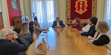Dolz recibe a un grupo de agencias de turismo de lujo para conocer Cuenca como destino de excelencia