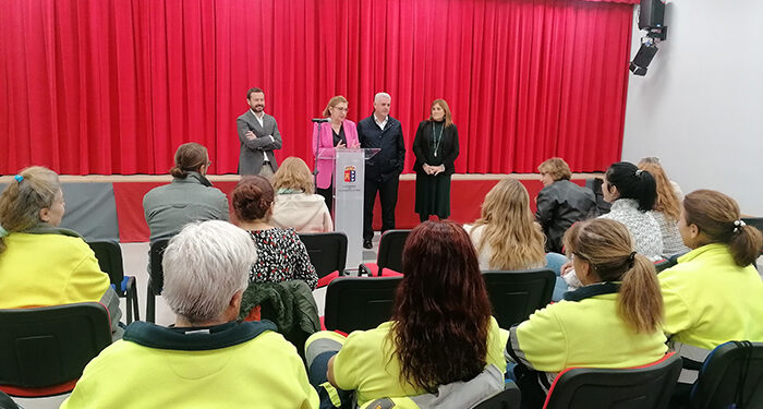 El Ayuntamiento de Villanueva de la Torre contratará durante seis meses a 13 personas con un nuevo Plan de Empleo de la Junta 1 El Ayuntamiento de Villanueva de la Torre contratará durante seis meses a 13 personas con un nuevo Plan de Empleo de la Junta