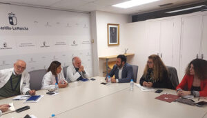 El Ayuntamiento y la Gerencia del Hospital mantienen una reunión para tratar de mejorar la atención sanitaria en Azuqueca