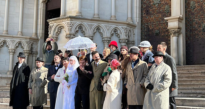 El Carnaval 2024 de Cuenca adapta su fiesta de los Años 20 de este sábado en el Casco Antiguo a las previsiones de lluvia
