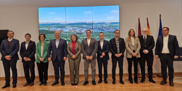 El Gobierno regional avanza en la mejora de la gestión de residuos gracias a un convenio con Repsol que permitirá recoger aceite doméstico en estaciones de servicio