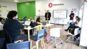 El Gobierno regional inicia la formación de docentes en conocimientos de robótica como parte del programa Código Escuela 4.0